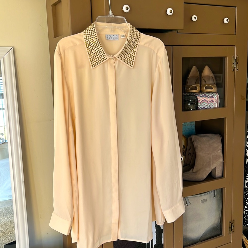 JOAN RIVERS | Studded Collar Button-up Blouse